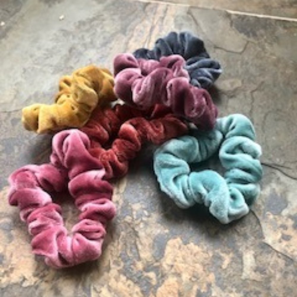 6 pac scrunchies